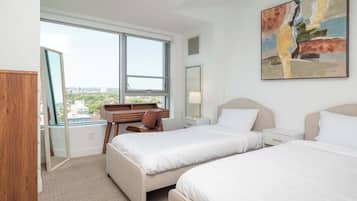 3 makuuhuonetta, silitysrauta/-lauta, vauvan matkasänky, Wi-Fi