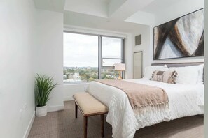 3 habitaciones, tabla de planchar con plancha, cuna de viaje y wifi