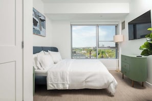 2 bedrooms, iron/ironing board, travel cot, WiFi