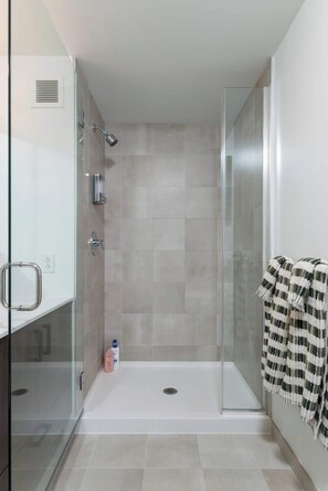 シャワー、ヘアドライヤー