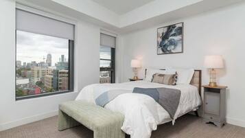 2 habitaciones, tabla de planchar con plancha, cuna de viaje y wifi