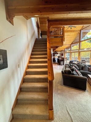 Smart TV, fireplace, DVD player, books - Mountain Top 4-bedroom Lodge near Angel Fire with WiFi (Angel Fire)