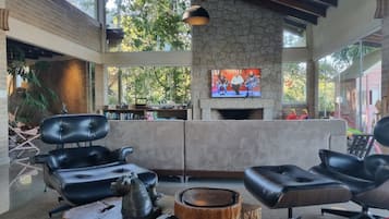 Honeymoon House, Fireplace, Beach View | Lobby