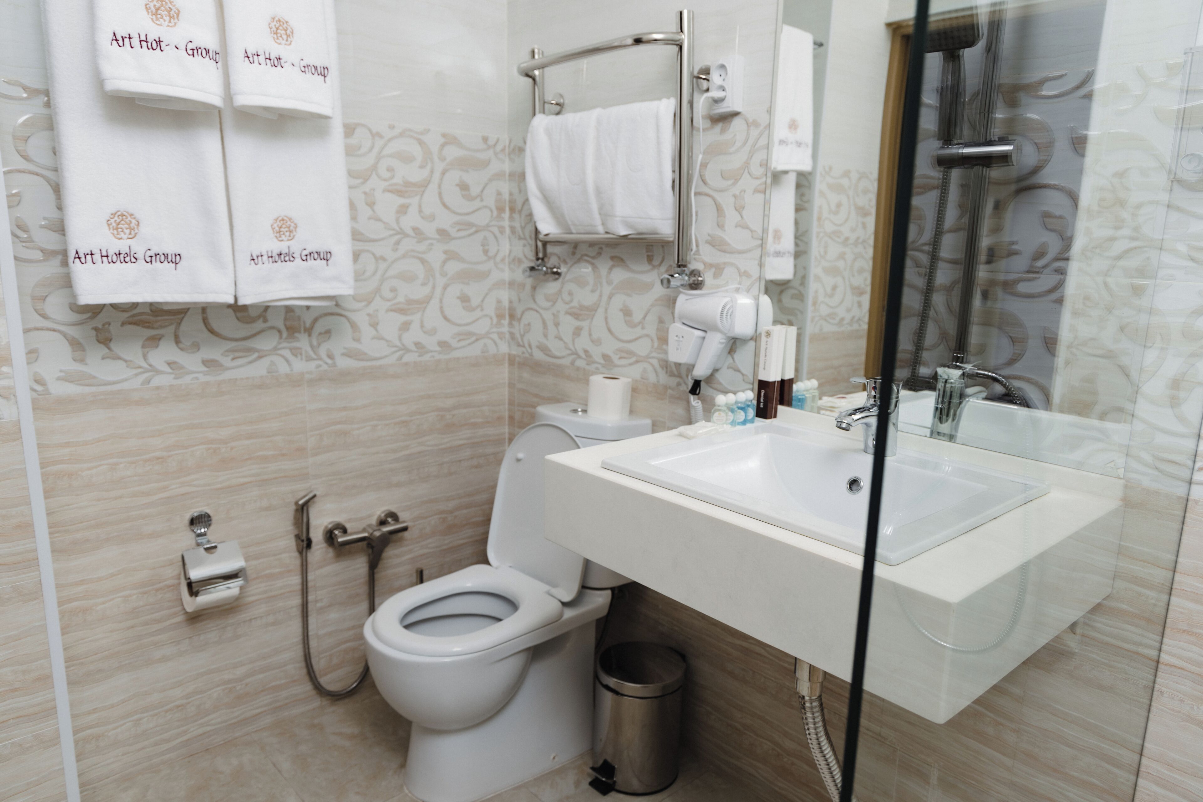 Photo - Art Royal Hotel