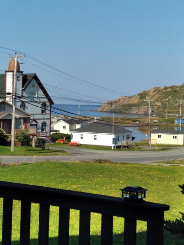 Above The Tickle Twillingate Vacation Home.
Traditional Saltbox House est 1901