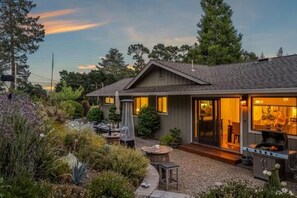 Outdoor dining - Vineyard Haven: Pool, Hot Tub & Wine Country Charm (Kenwood)