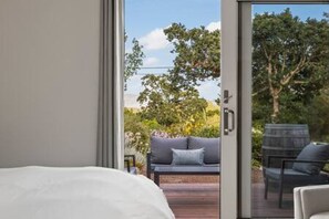 Bureau, fer et planche à repasser, Wi-Fi gratuit, draps fournis