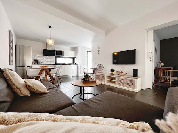 Apartment | Living area | TV