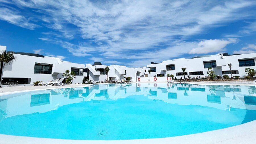 Apartment Sleeps 4 With Scenic Views