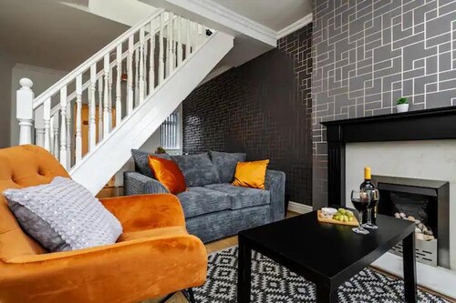 Quaint Liverpool House With 2 Bedrooms