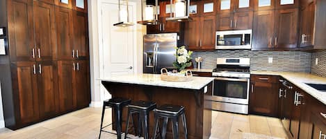 家庭獨棟房屋, 山景 | 私人廚房 | 大型冰箱、微波爐、烤箱、爐台