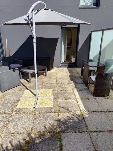 Studio with large terrace near the station