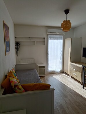 1 bedroom, WiFi, bed sheets