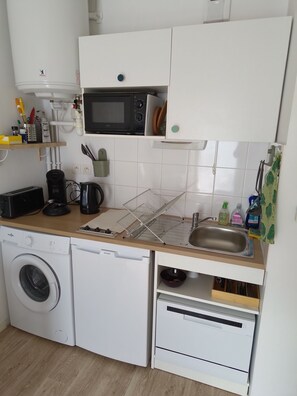 Microwave, stovetop, dishwasher