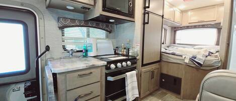 1 غرفة نوم ومكواة/لوح كي وواي فاي وملاءات أسرّة