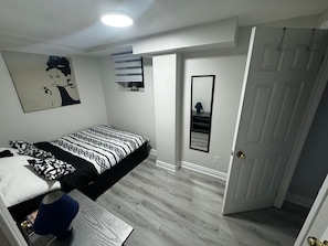 1 chambre, fer et planche Ă repasser, Wi-Fi, draps fournis
