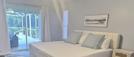 3 Schlafzimmer, Schreibtisch, Bügeleisen/Bügelbrett, Reisekinderbett