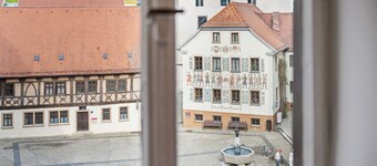 Self-check-in apartment with high-speed WiFi and free parking in the city center