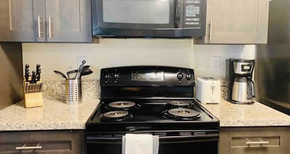 Charming 2-Bedroom Condo in Marvelous Cardiff with AC+WiFi