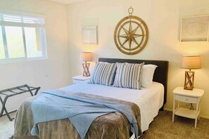 2 Schlafzimmer, Schreibtisch, Bügeleisen/Bügelbrett, Reisekinderbett