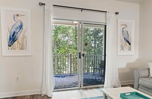 TV - Charming 2-bedroom condo with AC and WiFi in lovely North Myrtle Beach (North Myrtle Beach)