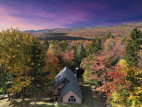 Mt Snow Game Chalet w/ Hot Tub