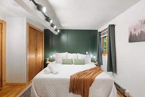 4 bedrooms, iron/ironing board, travel cot, free WiFi