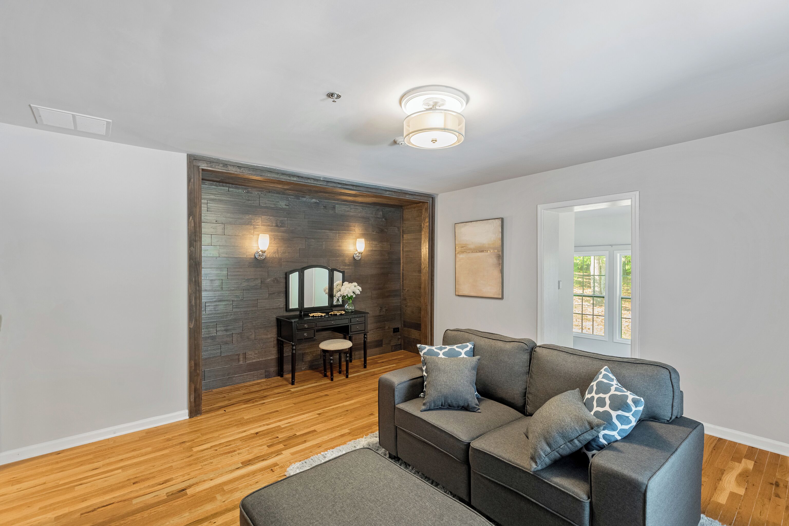 智能电视、壁炉、电脑显示器