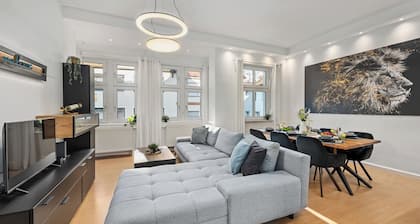 Stunning apartment with WiFi and free parking in the city center