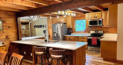 Spacious 5-bedroom chalet with AC and WiFi in charming Chester