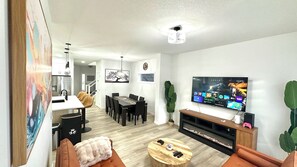 Smart TV, music library - Banff Access, Netflix, Xbox, and WiFi for 10 guest (Airdrie)