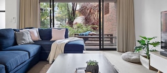 Forest Edge Villa | Family Friendly | Walk To Town