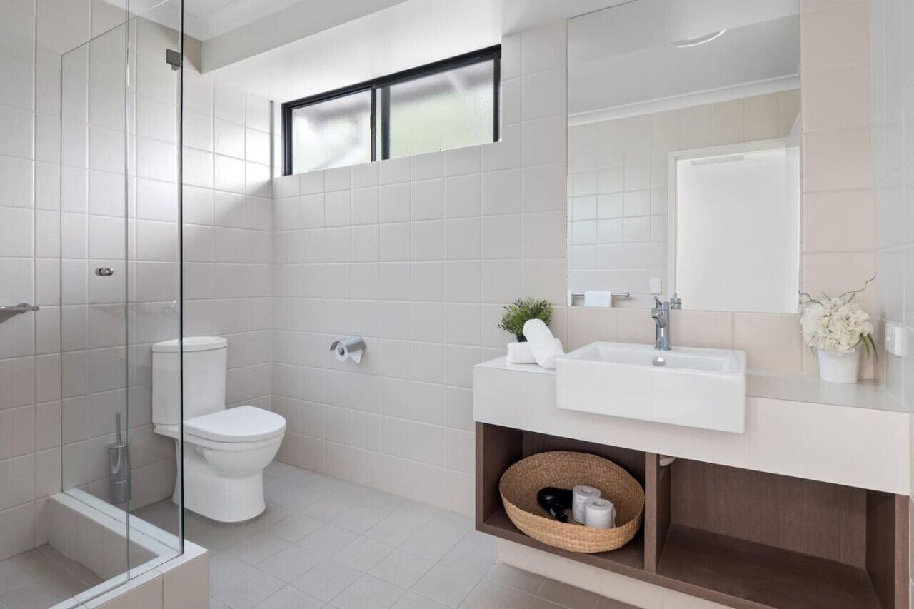 Shower, hair dryer