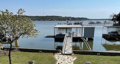 2 bedroom 2 bath with lake front view