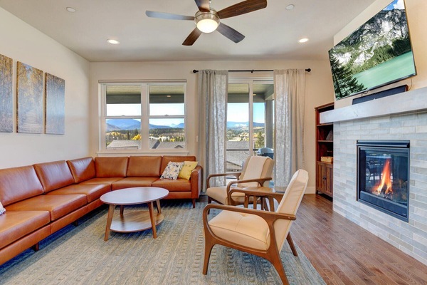 Luxurious Living Area