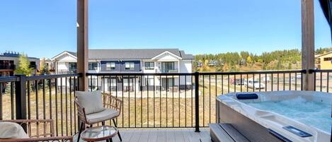 Bañera de hidromasaje al aire libre