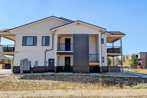 Exterior - Luxury Mountain Condo 361 3 I Private Hot Tub I Great Views I Best Price I Discounted Attractions (Fraser)