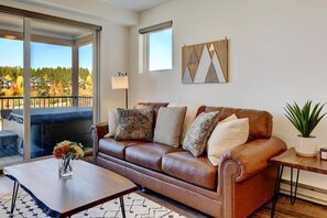 Smart-TV, Kamin, Videothek