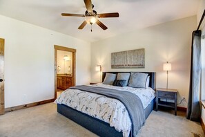 3 soverom, strykejern/-brett, reiseseng for barn og wi-fi (inkludert)