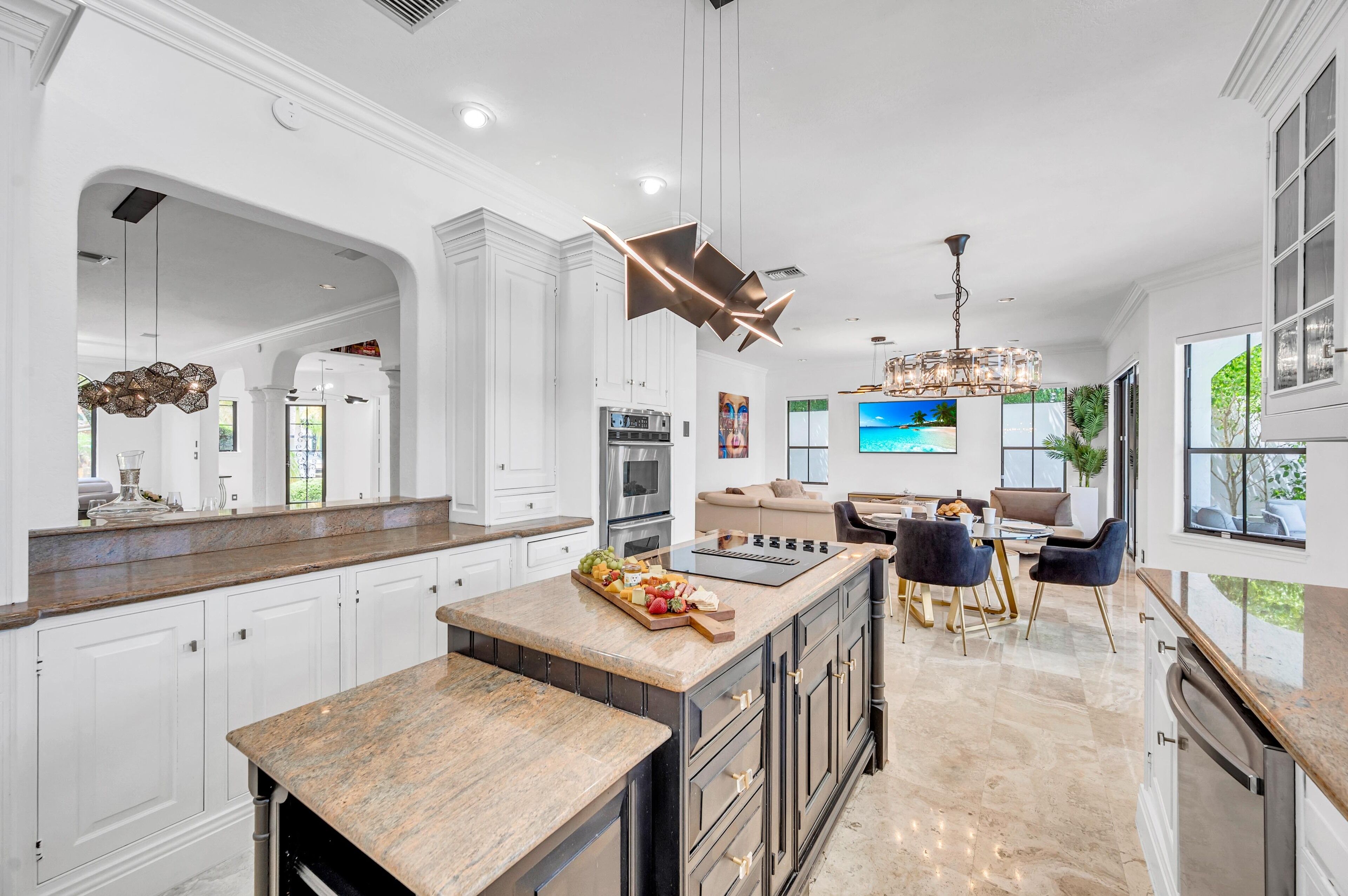 冰箱、微波炉、烤箱、炉灶