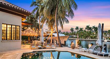 Majestic Waterfront Villa / Venice of America / Heated Pool / Canal View & Access / Royal Key