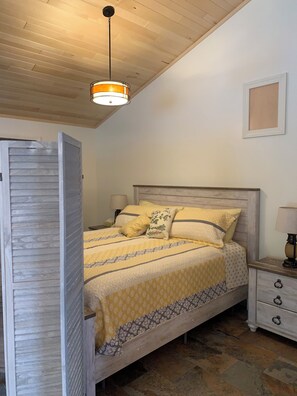 1 slaapkamer, een bureau, gratis wifi, beddengoed