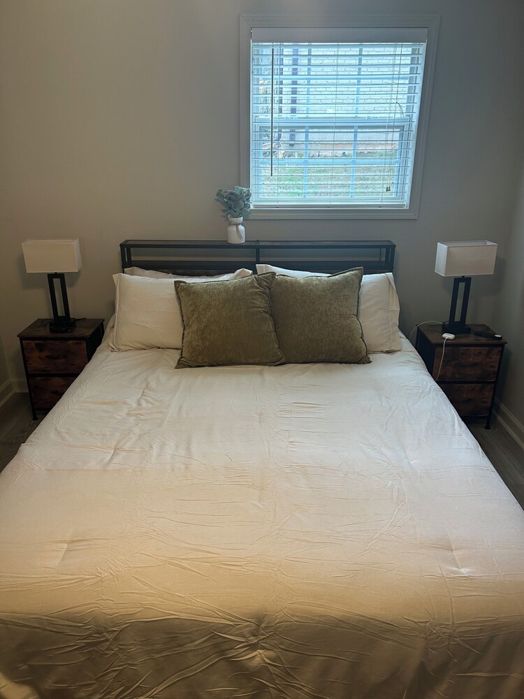 PetFriendly Condo about 1 mile from Ole Miss Campus and The Square