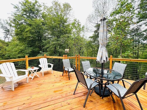 Secluded Hocking Hills Farm Cabin w/ Hot Tub & Trails – Near Old Man’s Cave