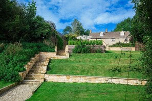 Property grounds - Stunning dog friendly country house - Ford Bank Cottage (Ford)