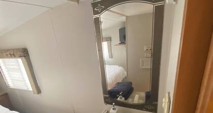 Lakeside 2-bedroom RV in charming Hartsville with AC, WiFi