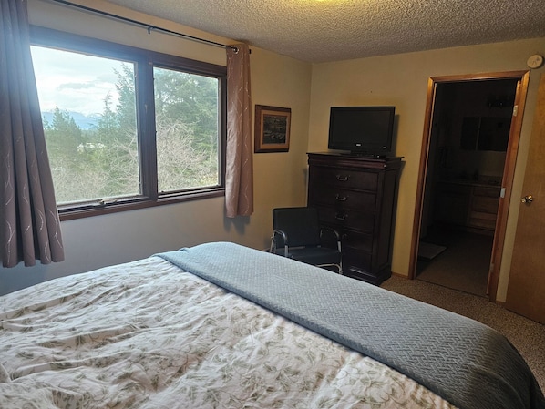 2 bedrooms, bed sheets