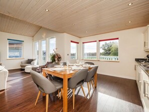 Dining - Luxury Lodge w/ Hot Tub on 400-Acre Estate (Fritton)