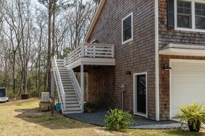 Exterior - Secluded family-friendly apartment in Kitty Hawk < 2miles to beach and shopping (Kitty Hawk)