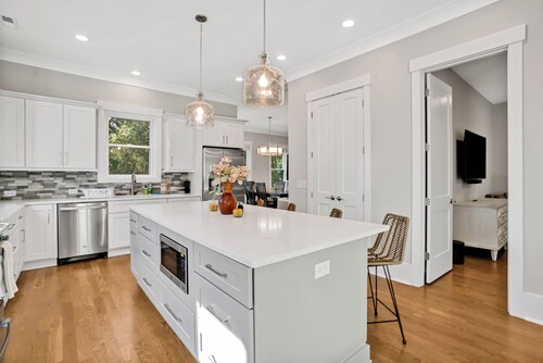 Beach Better Have My Money! Clean "Ocean Close" Getaway! 5BR, Pool & EV Charger!